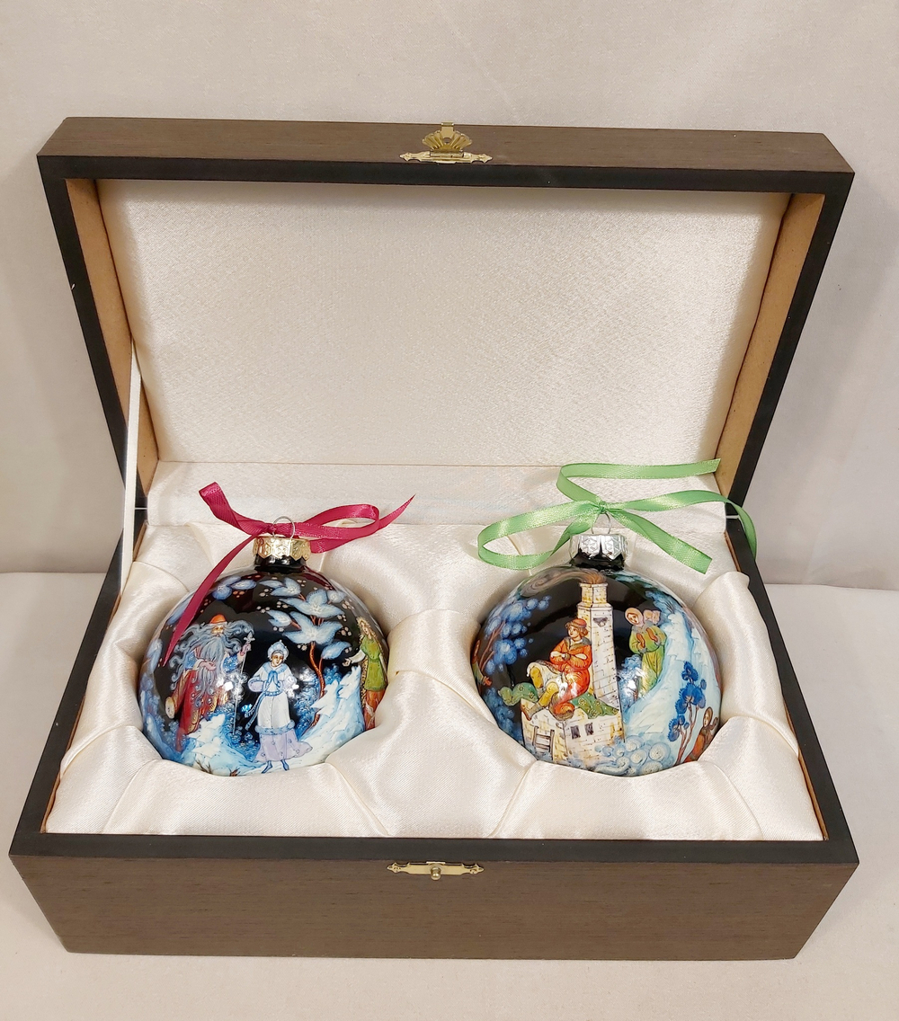 Набор новогодних шаров с ручной росписью "Морозко" и "По-щучьему веленью"