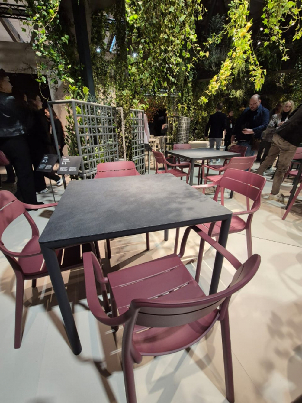 Кресло пластиковое Nardi Cassia, бургунди