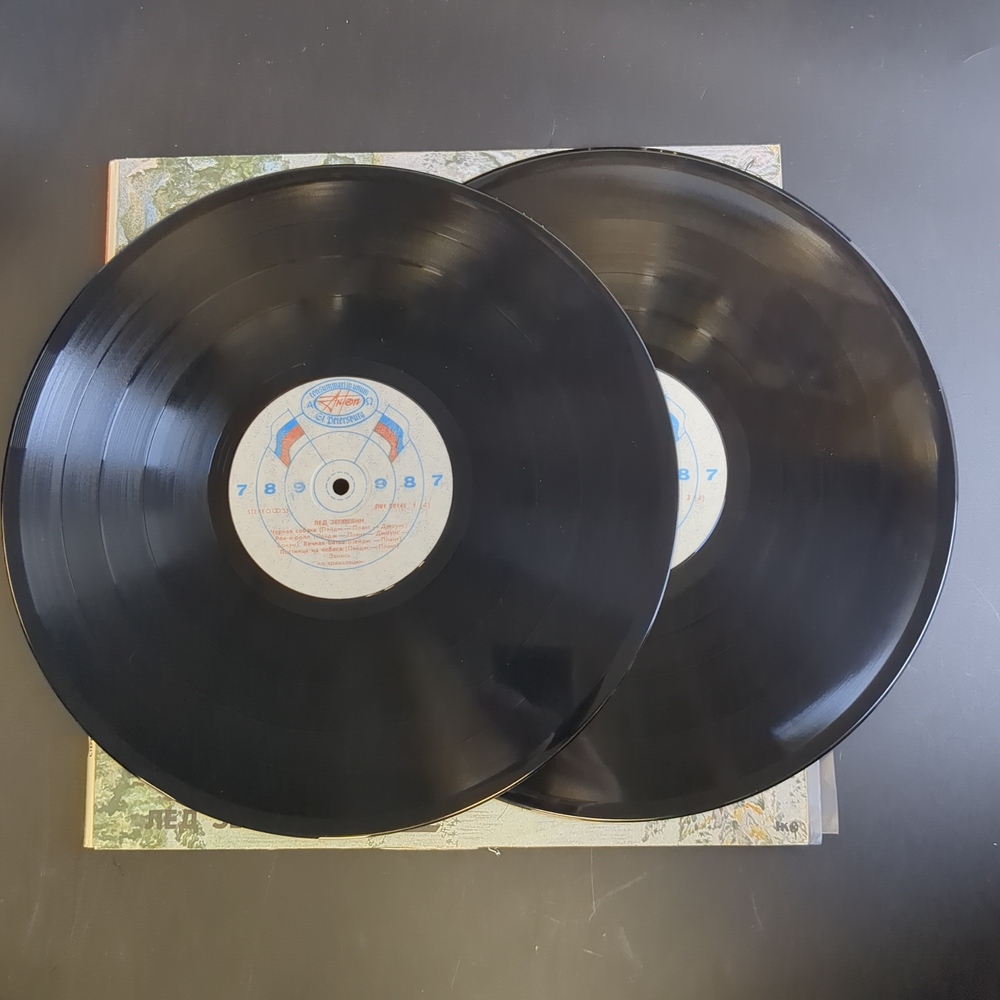 2 LP Led Zeppelin IV, V - Houses of the Holy. Лед Зеппелин IV - Черная собака, V - Дом Святых. 2 Виниловые пластинки 12 дюймов. Антроп 1991 год.