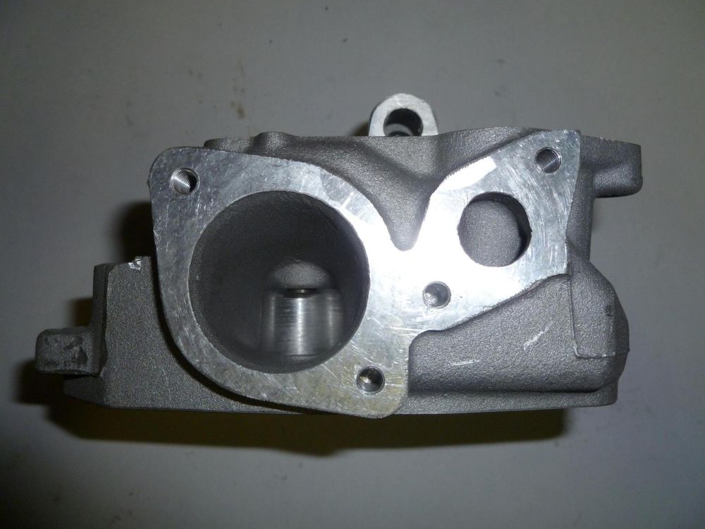 Головка блока цилиндров KM2V80/Cylinder head(right)