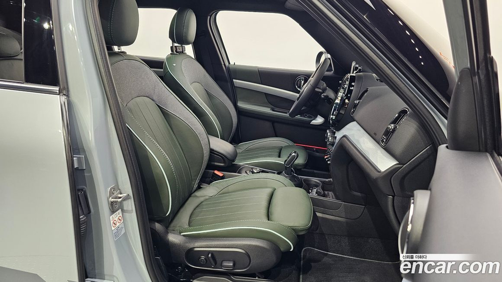 Mini Cooper Countryman 언테임드 Editions (10.2022)