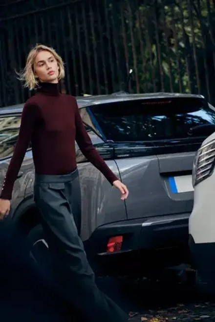 ZARA БАЗОВЫЙ ОДНОТОННЫЙ ДЖЕМПЕР, ЦВЕТ БУРГУНДСКОГО ВИНА