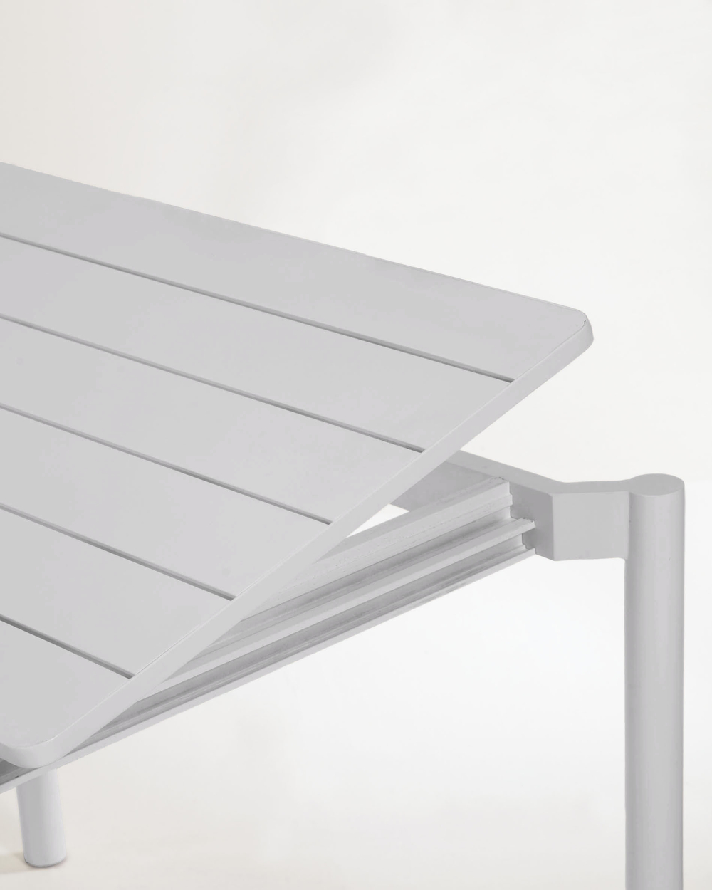 Раздвижной уличный стол Zaltana из алюминия светло-серого цвета, 180 (240) x 100