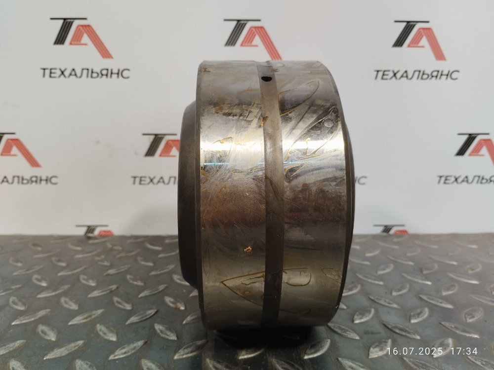 Втулка 195-50-41161