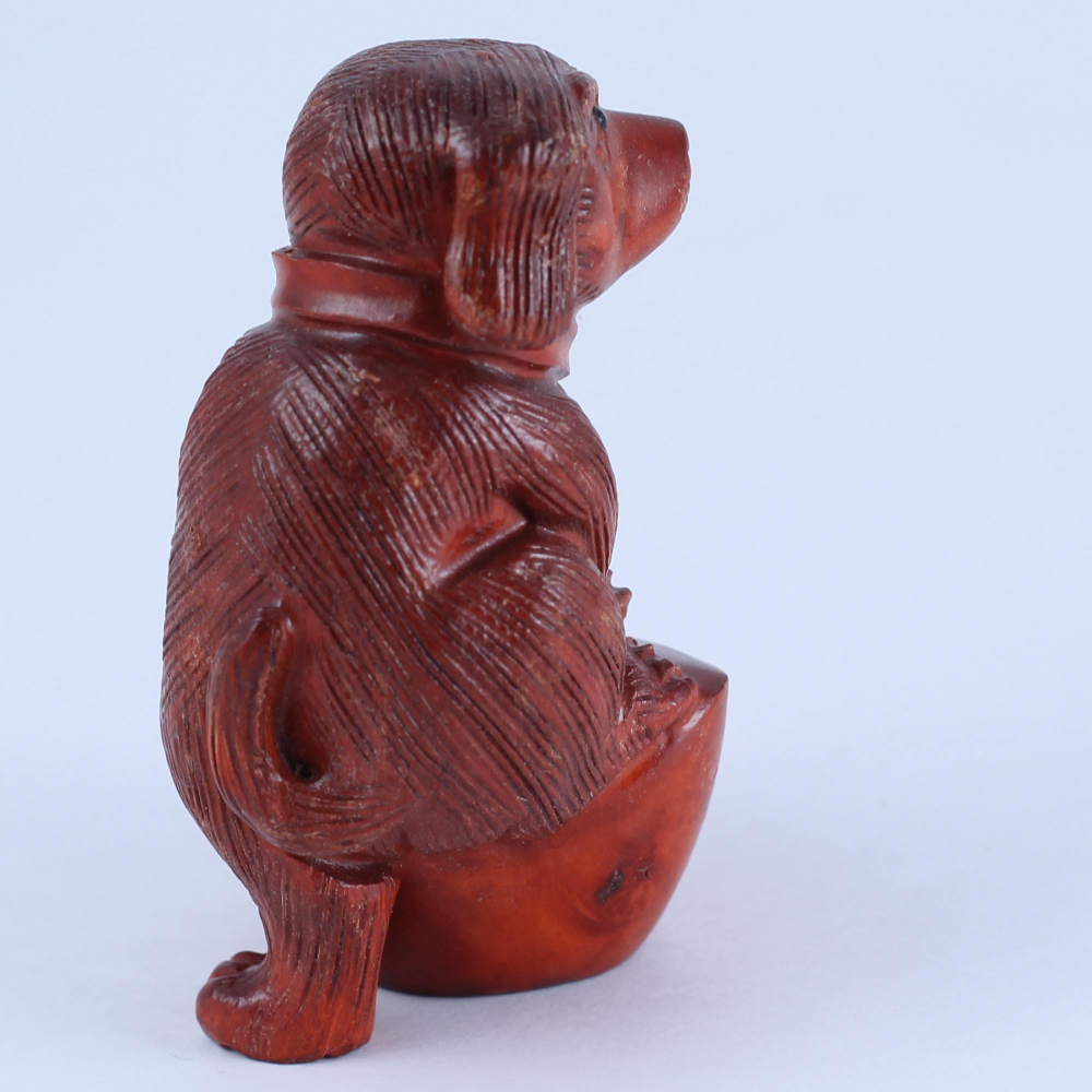 Нэцкэ Собака на золотом кораблике