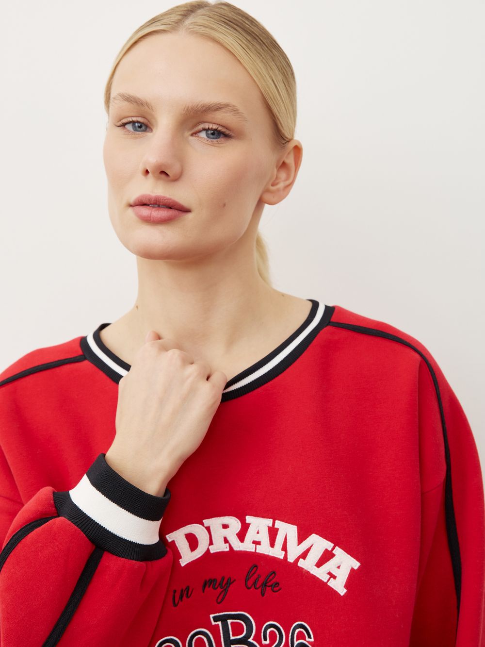 СВИТШОТ «NO DRAMA» КРАСНЫЙ