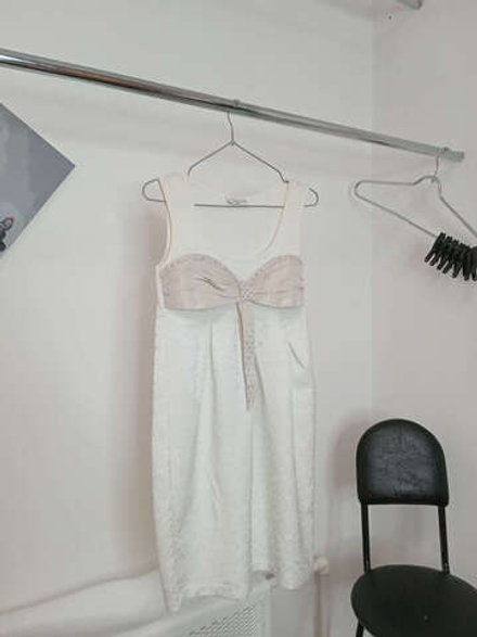 Платье девичье подростковое , интересное, выше колена,декольте.Размер 40/42 русский.