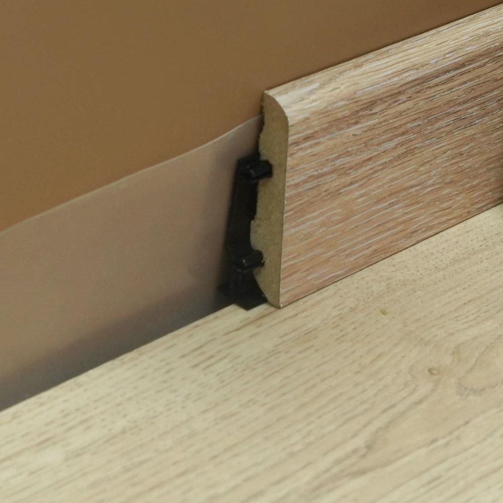 Плинтус Alloc