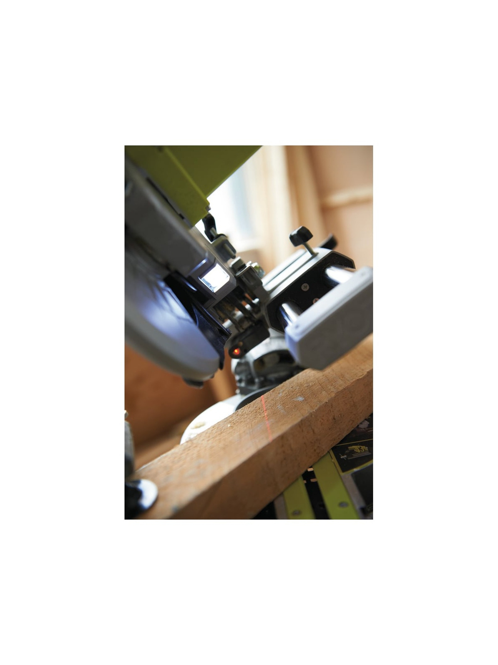 Торцовочная пила Ryobi EMS216L 5133001197