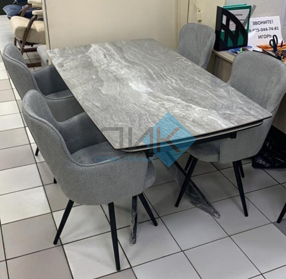 Стул DikLine 503 поворотный опоры чёрные