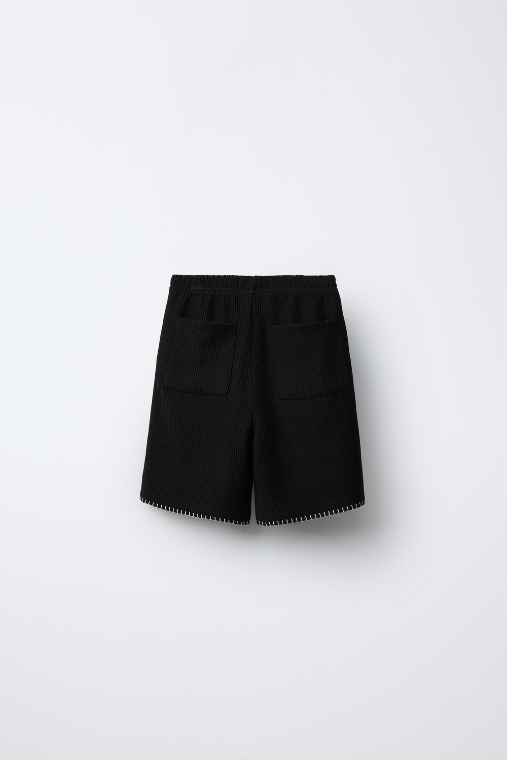 ZARA ШОРТЫ-БЕРМУДЫ С КОНТРАСТНОЙ СТРОЧКОЙ, ЧЕРНЫЙ