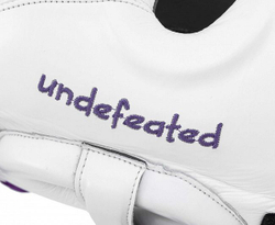 Шлем боксерский с бампером Clinch Undefeated белый C160