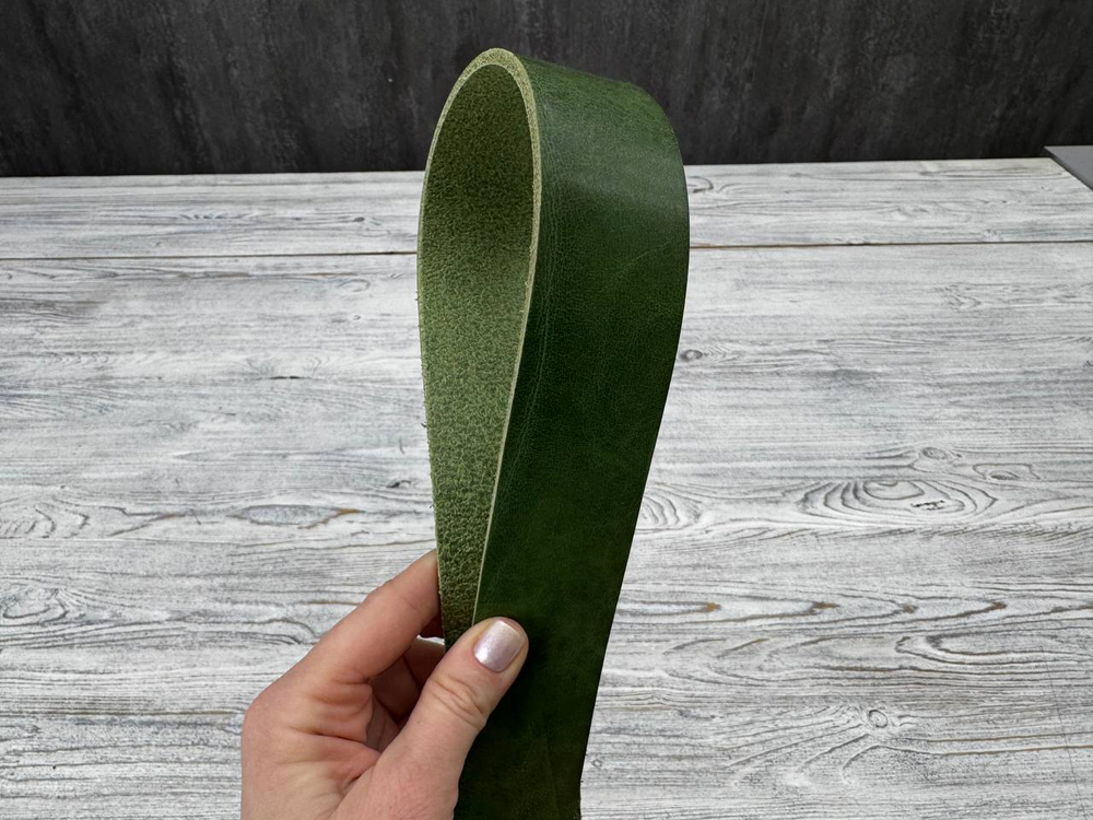 Ременная заготовка Миссури МС43 цв. Зеленый, толщ. 3,3-3,5 мм