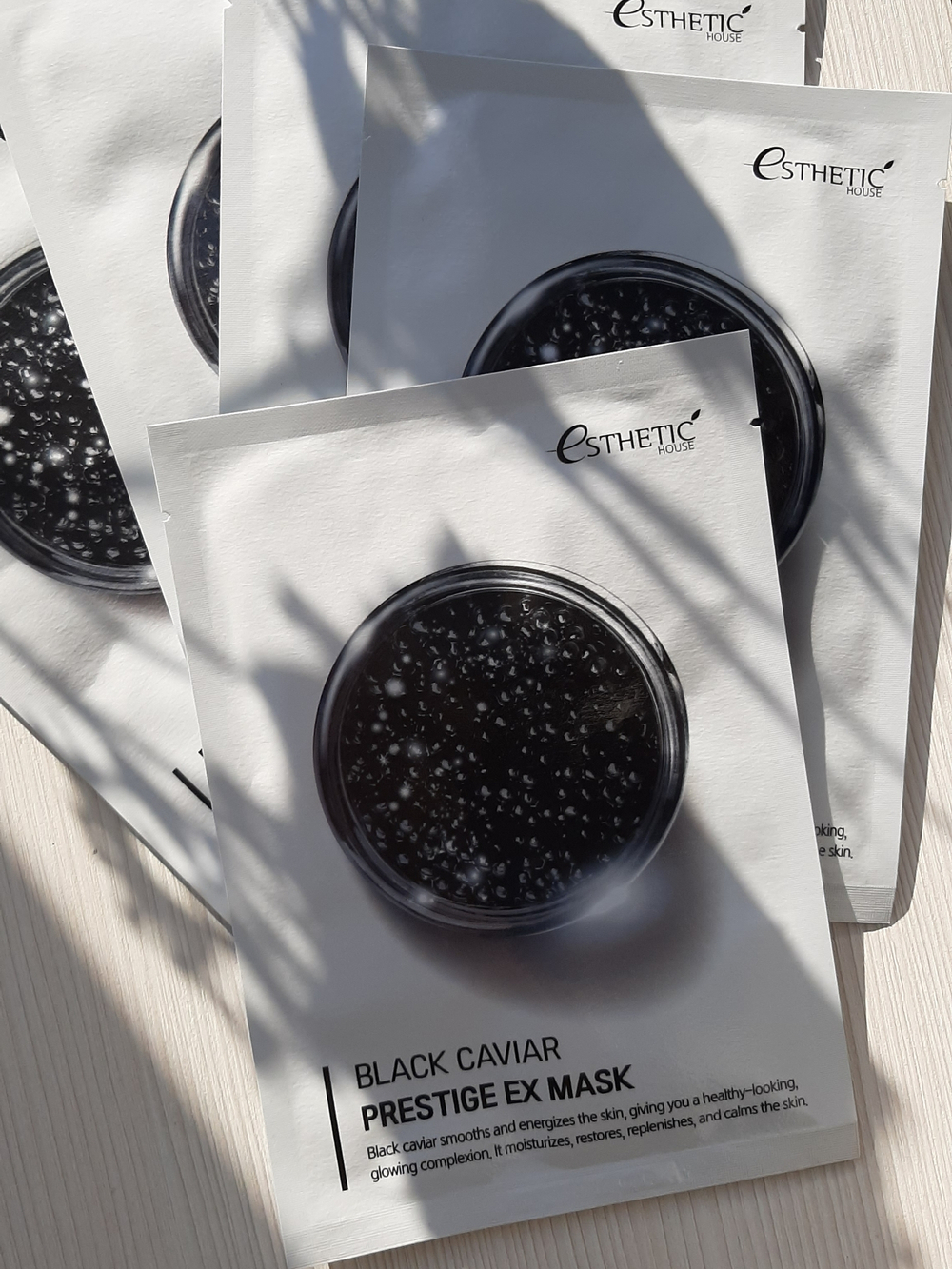 Маска тканевая антивозрастная на основе экстракта черной икры / BLACK CAVIAR PRESTIGE EX MASK Esthetic House, 25 мл