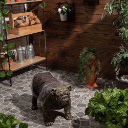 Садовая скульптура Сэр Винстон с накидкой