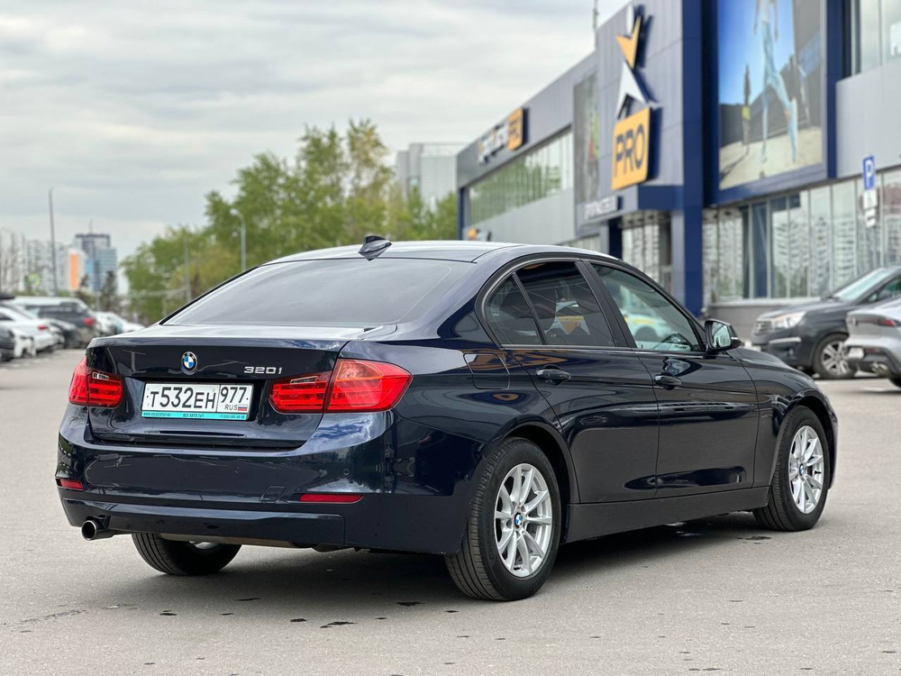 BMW 320i  2013 г.в.