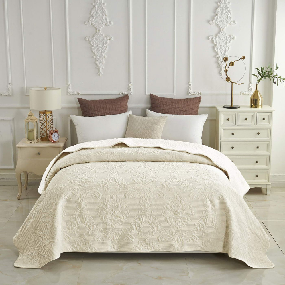 Плед 220х240 Sofi De MarkO Вивальди молочный