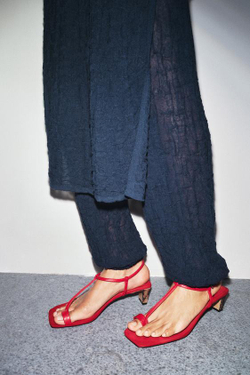 ZARA БРЮКИ ИЗ ТОНКОГО ТРИКОТАЖА С ЭФФЕКТОМ ЖАТОСТИ, МОРСКОЙ СИНИЙ