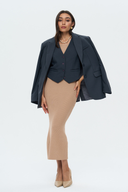 Жилет приталенный