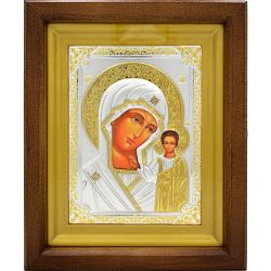 Казанская Богородица. Икона в серебряном окладе, в деревянном киоте.