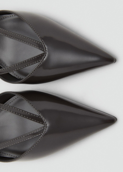 Туфли на каблуке-рюмочке с ремешками