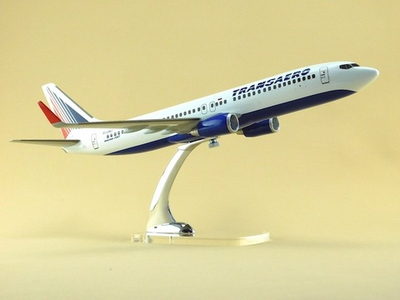 Модель самолета Boeing 737-800 (М1:100, Transaero)
