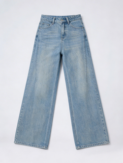 Широкие джинсы с контрастным карманом