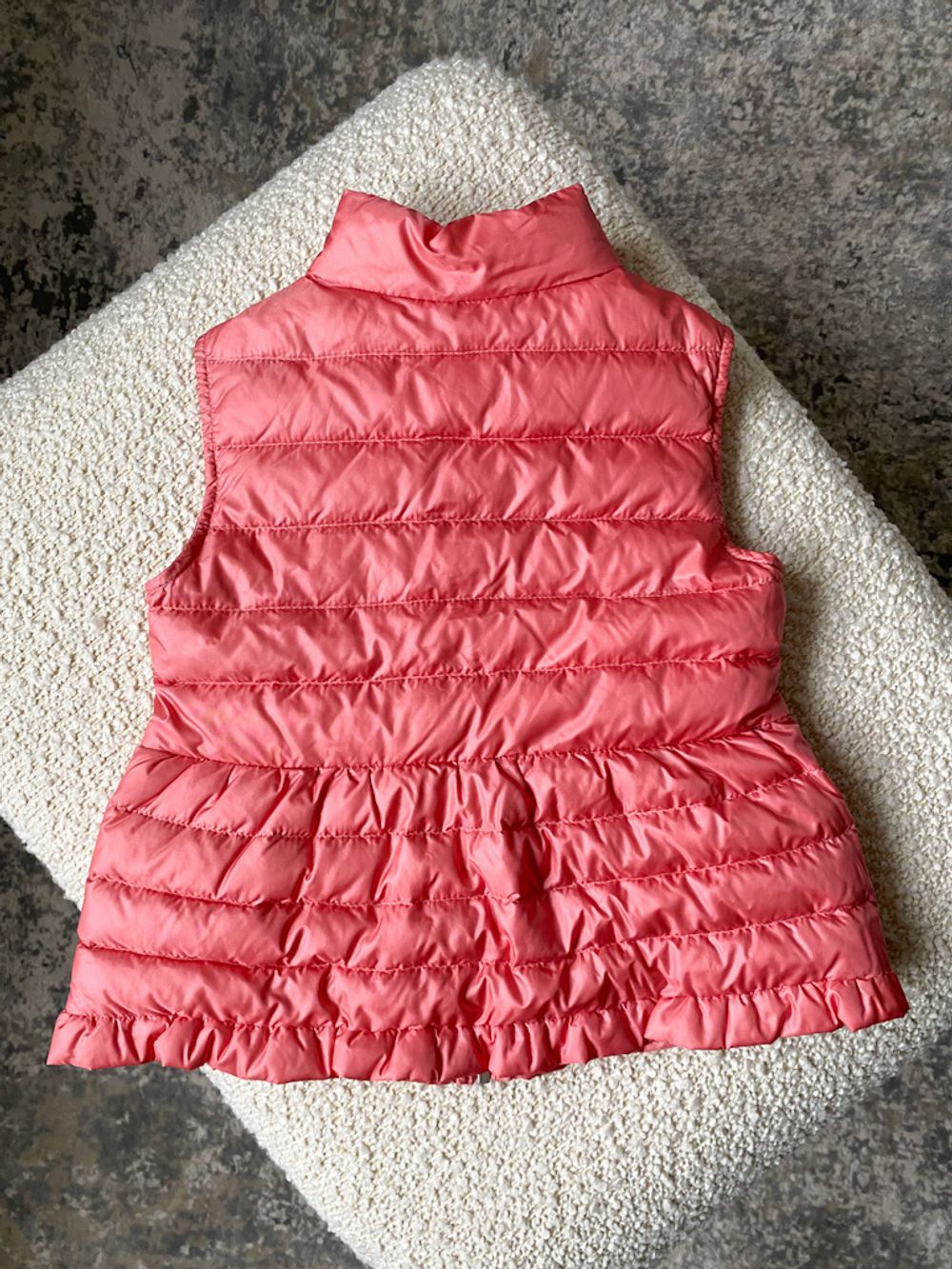 Пуховый жилет Moncler, 110