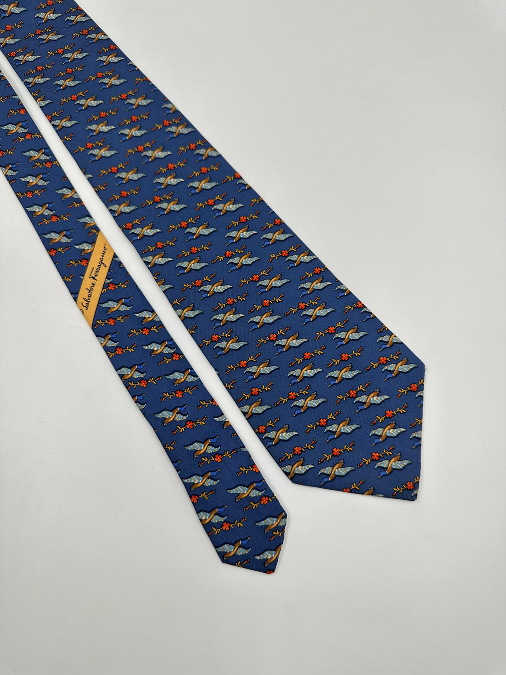 Галстук синий «Утки» Salvatore Ferragamo
