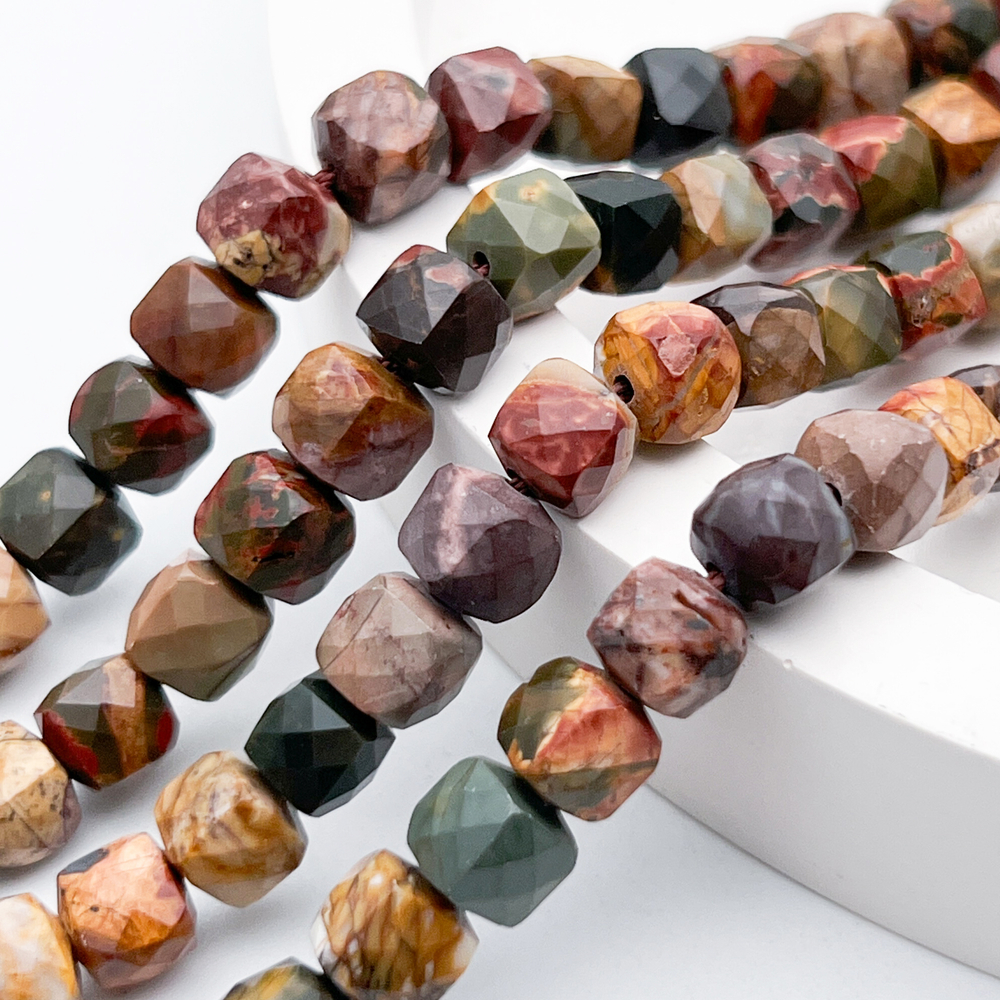 "Яшма Пикассо" бусины, куб с огранкой, размер около 6,6-6,8 мм, цена за 14-15 шт (1/4 нити)