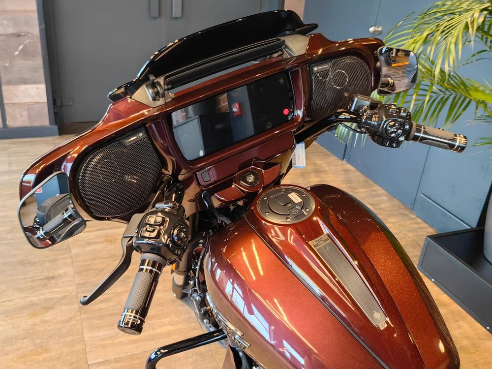Harley-Davidson CVO Street Glide "121" 2024 (Copperhead)