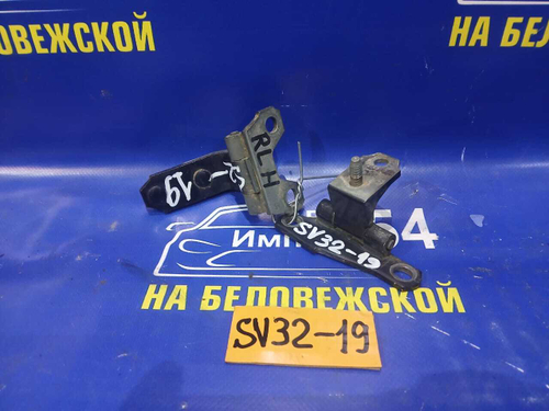 Петля двери задней левой TOYOTA VISTA 1990