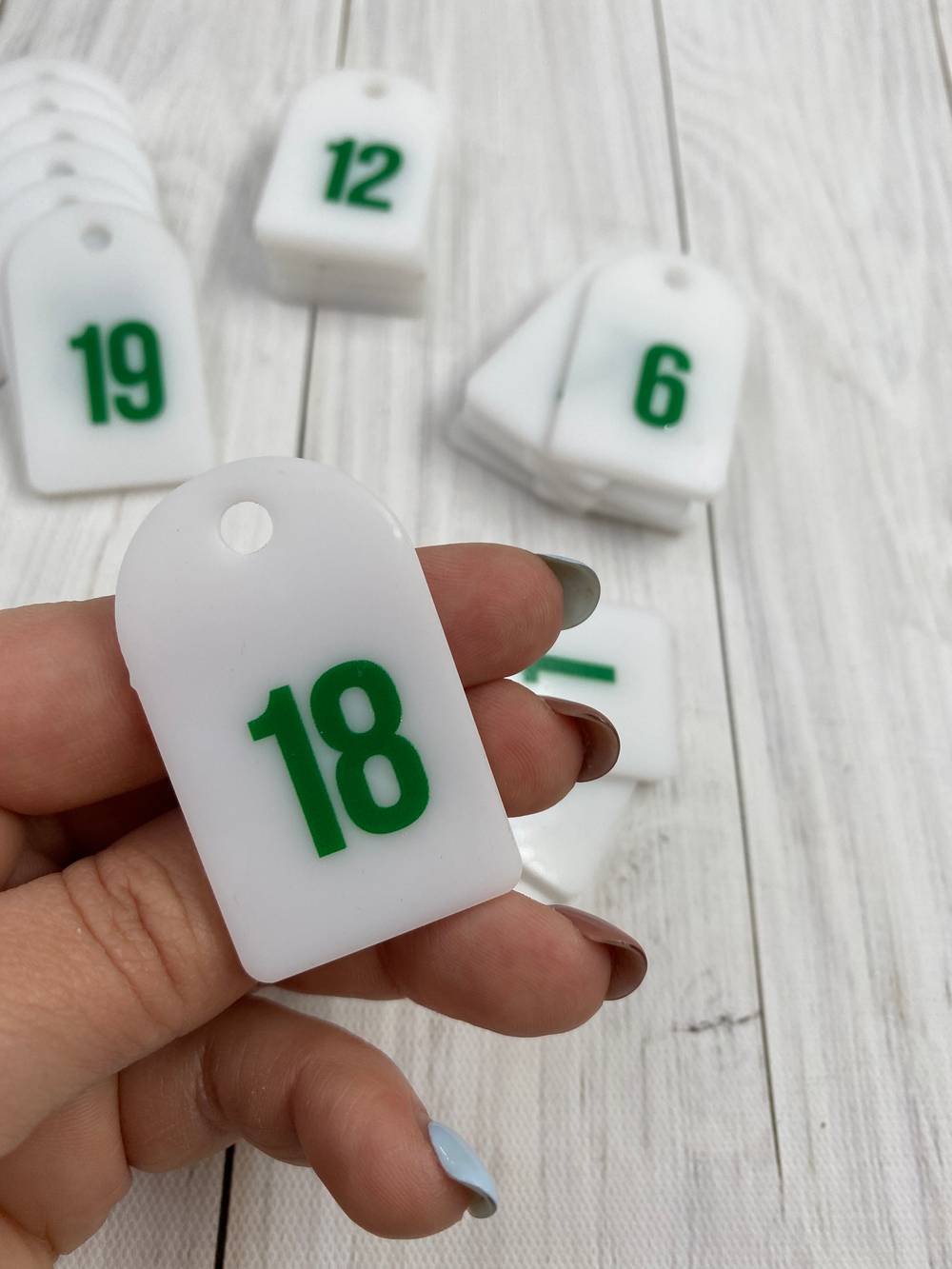 номерки на ключи пластик