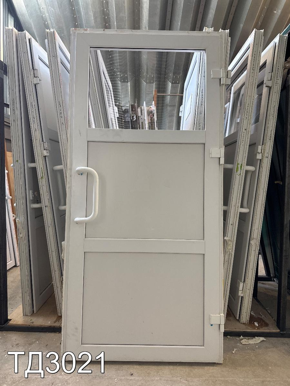 Дверь пластиковая входная Б/У 2030(в) x 970(ш)