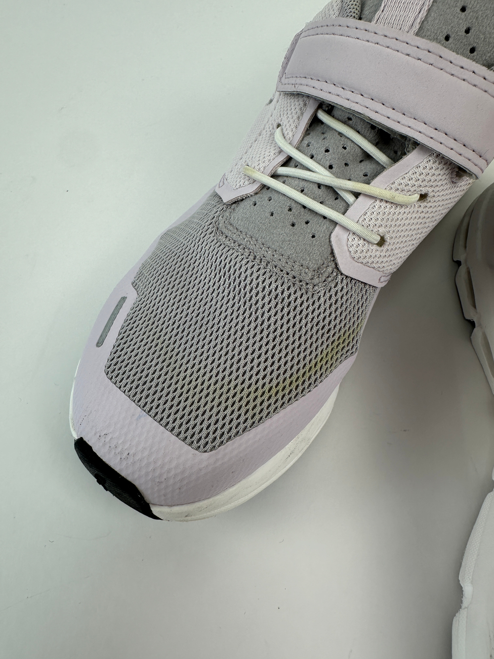 Кроссовки ON