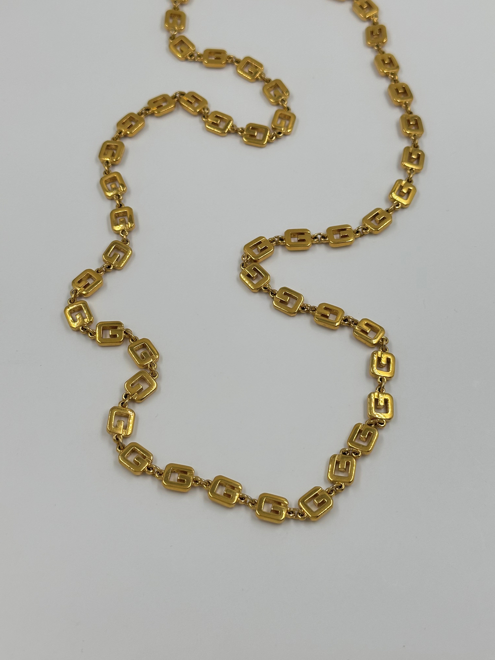 Цепь лого Givenchy