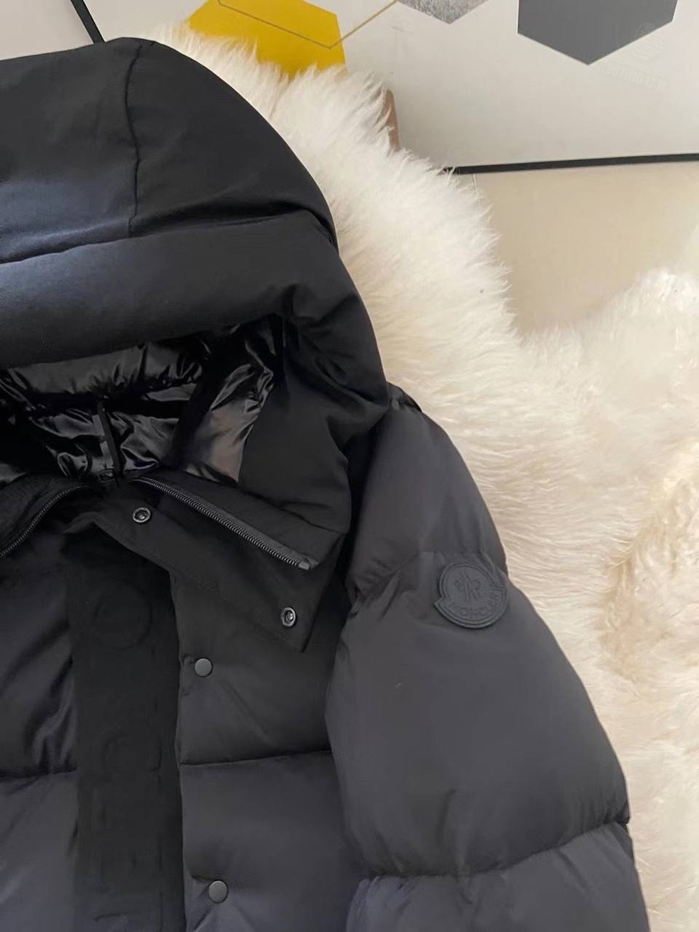 Пуховик Moncler
