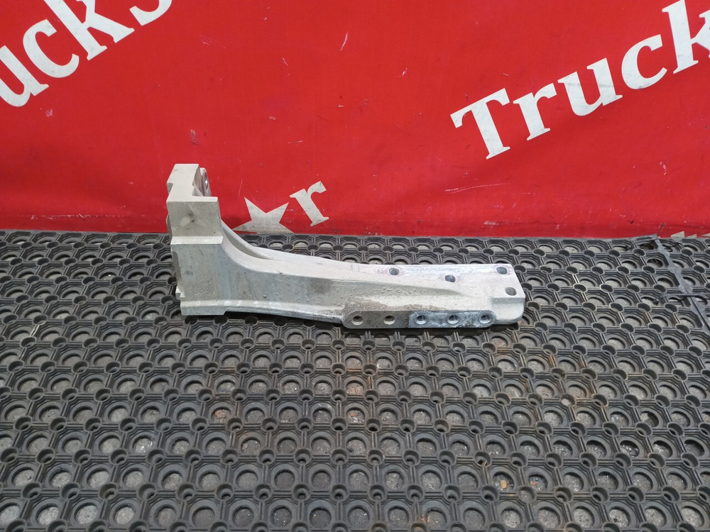 Кронштейн глушителя 2023г