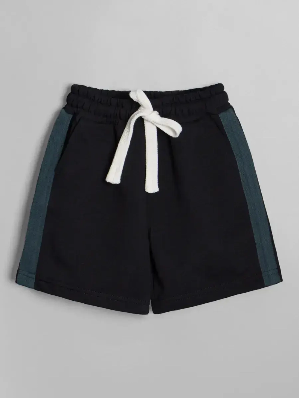 Спортивный костюм для мальчика с шортами в школу