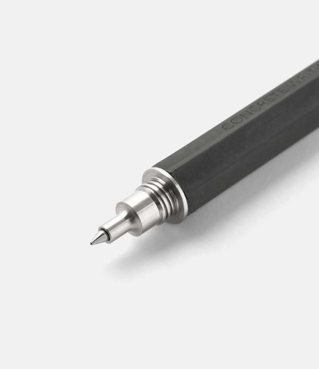 22 studio Seven Rollerball Pen Dark Grey — ручка из бетона