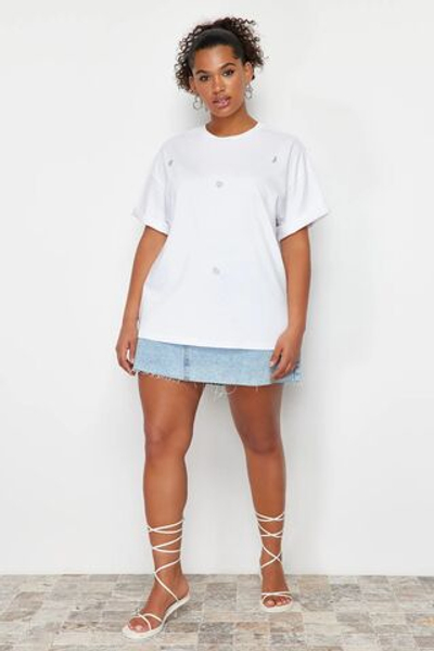 Футболка из 100% хлопка большого размера с белым сердечком и аксессуарами TBBSS24BF00008