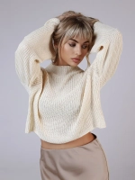 Свитер укороченный вязаный с широкими рукавами