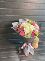 Букет в сером крафте