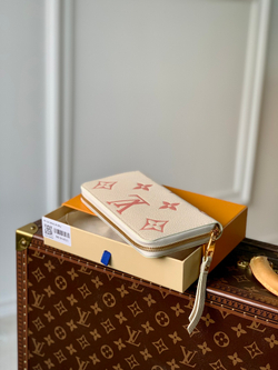 Louis Vuitton Zippy Wallet