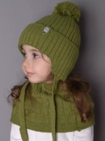 Шапка осенняя детская на завязках и снуд