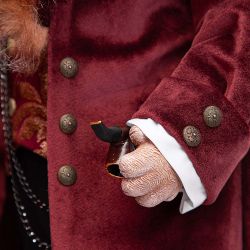 Кукла коллекционная Бульдог Джон Стюарт Милль