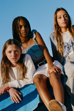 ZARA УКОРОЧЕННЫЙ ТОП ИЗ 100% РАМИ, СЕРО-СИНИЙ