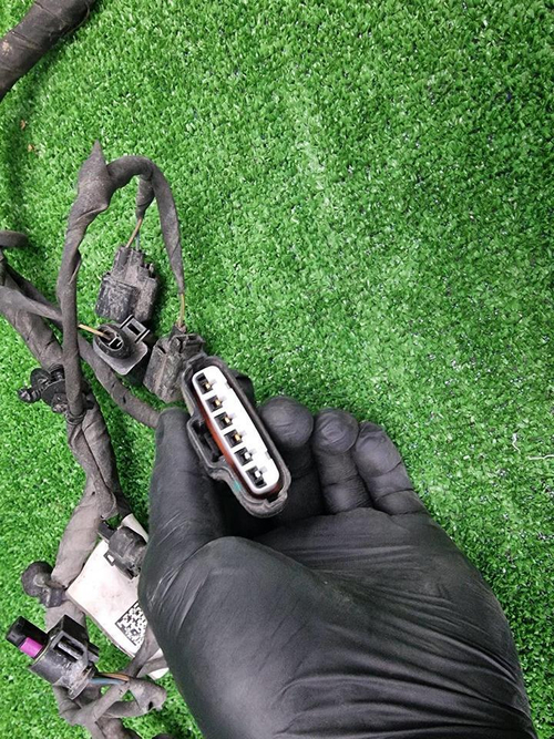 Проводка моторного отсека Geely Monjaro (21-нв)