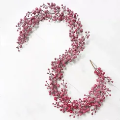 Гирлянда заснеженная из красных ягод 180 см., Christmas DeLuxe (89126)