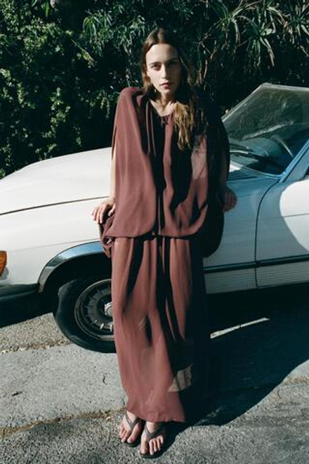 ZARA ДЛИННОЕ ПЛАТЬЕ ИЗ ЛЕГКОЙ ТКАНИ, КОРИЧНЕВЫЙ